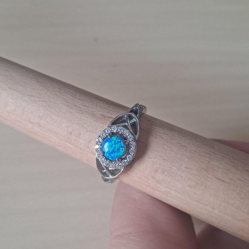 Elegant Silver and Blue Gemstone Ring